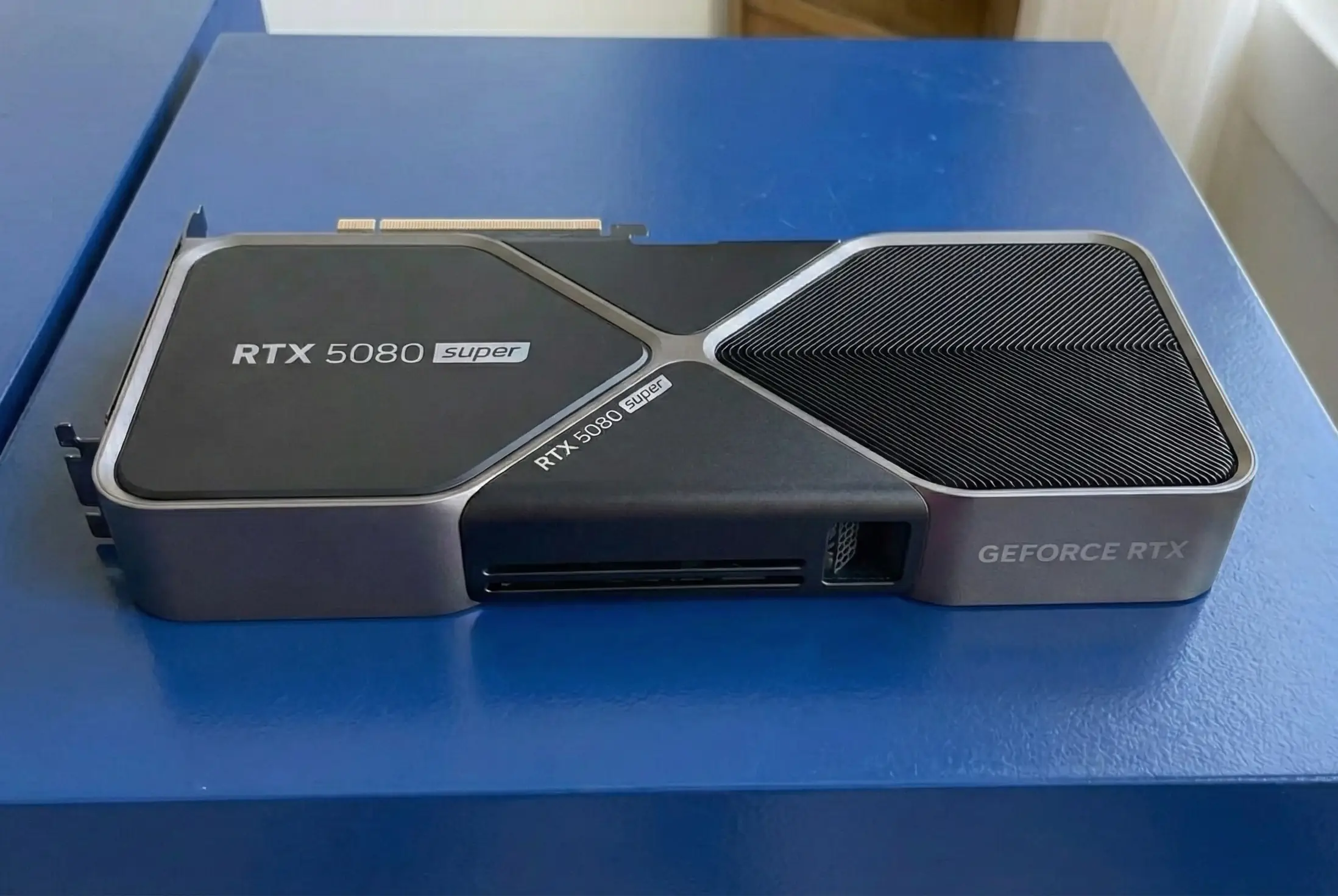 Видеокарту отдельно больше не купить: магазины начали продавать RTX 5080 только в сборках