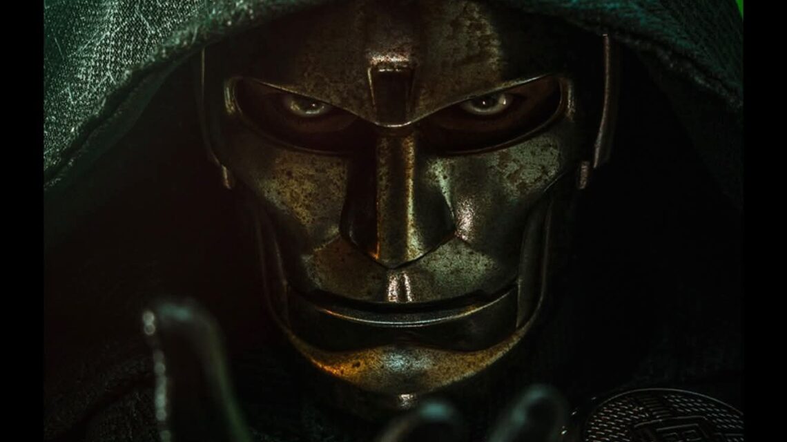 Игрушки Hot Toys, латверийские ведьмы и Локи у порога подогревают теории о «Мстителях: Судный день» До премьеры «Мстителей: Судный день» осталось чуть больше двух месяцев, и фанаты Марвел разбирают каждый новый материал в поисках спойлеров. За последние дни поводов набралось сразу несколько: коллекционный набор Hot Toys, в котором не нашлось места Человеку-факелу, новый постер с тремя загадочными ведьмами и концовка перевыпуска «Мстителей: Финал», где неожиданно появился Локи. Ни одна из теорий ниже не подтверждена студией, и относиться к ним стоит именно как к теориям.
